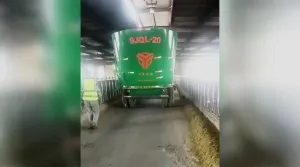 Gezogener Futtermischwagen
